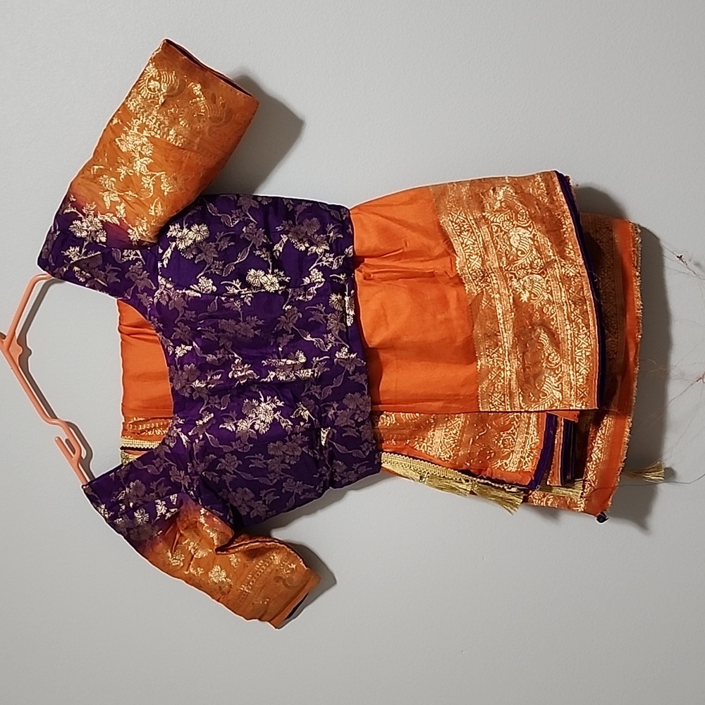 COPY - Saree comes with stitched blouse